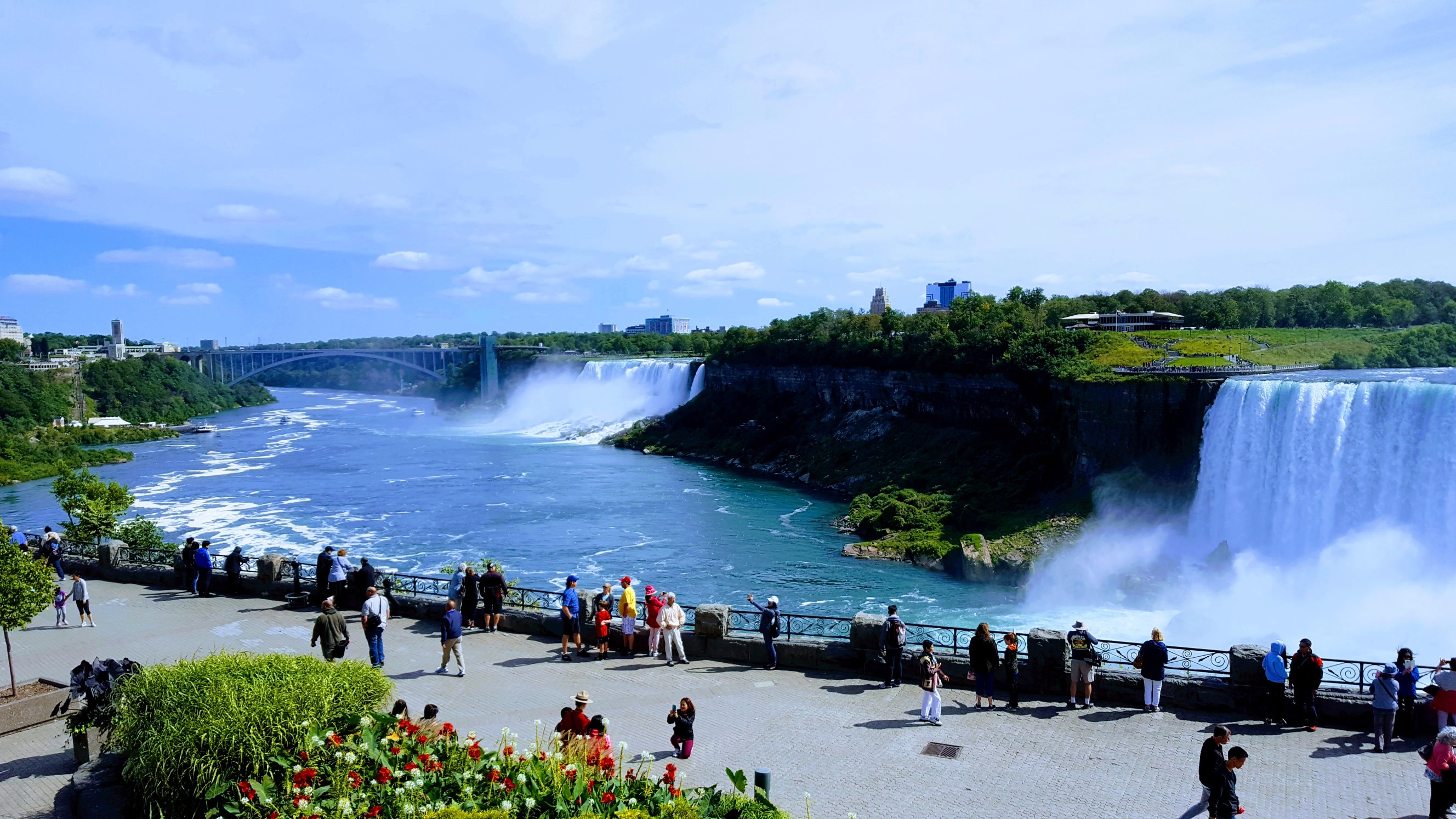 Niagara falls during the day is just as awesome!  